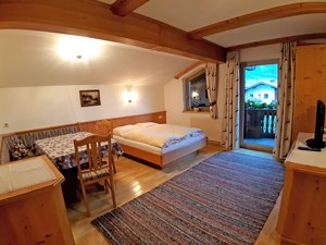 Wohnraum mit Doppelbett